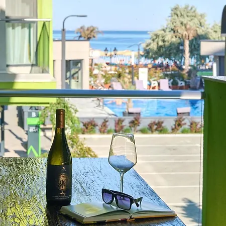 Sun & Fun In Pools Apartment *