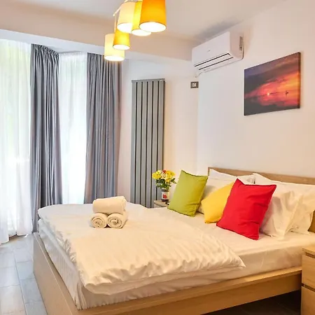 Sun & Fun In Pools Apartment Mamaia