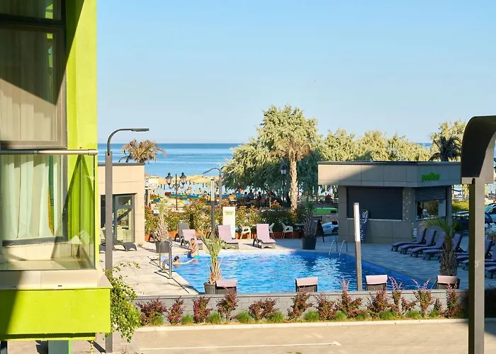 Sun & Fun In Pools ママイア